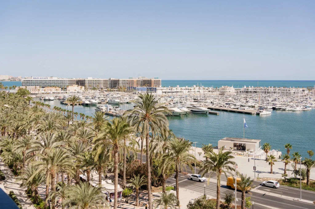 Boda de Alicia y Juan en Alicante — Anémona Weddings