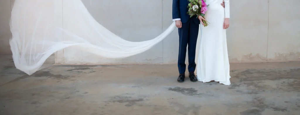 El velo al vuelo en la boda de Ester y Luis — Anémona Weddings